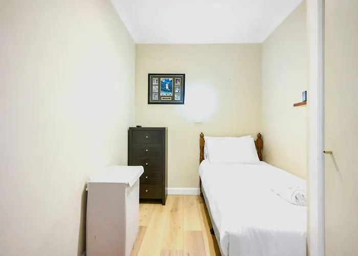 Minimalist Flinders Lane Apartment