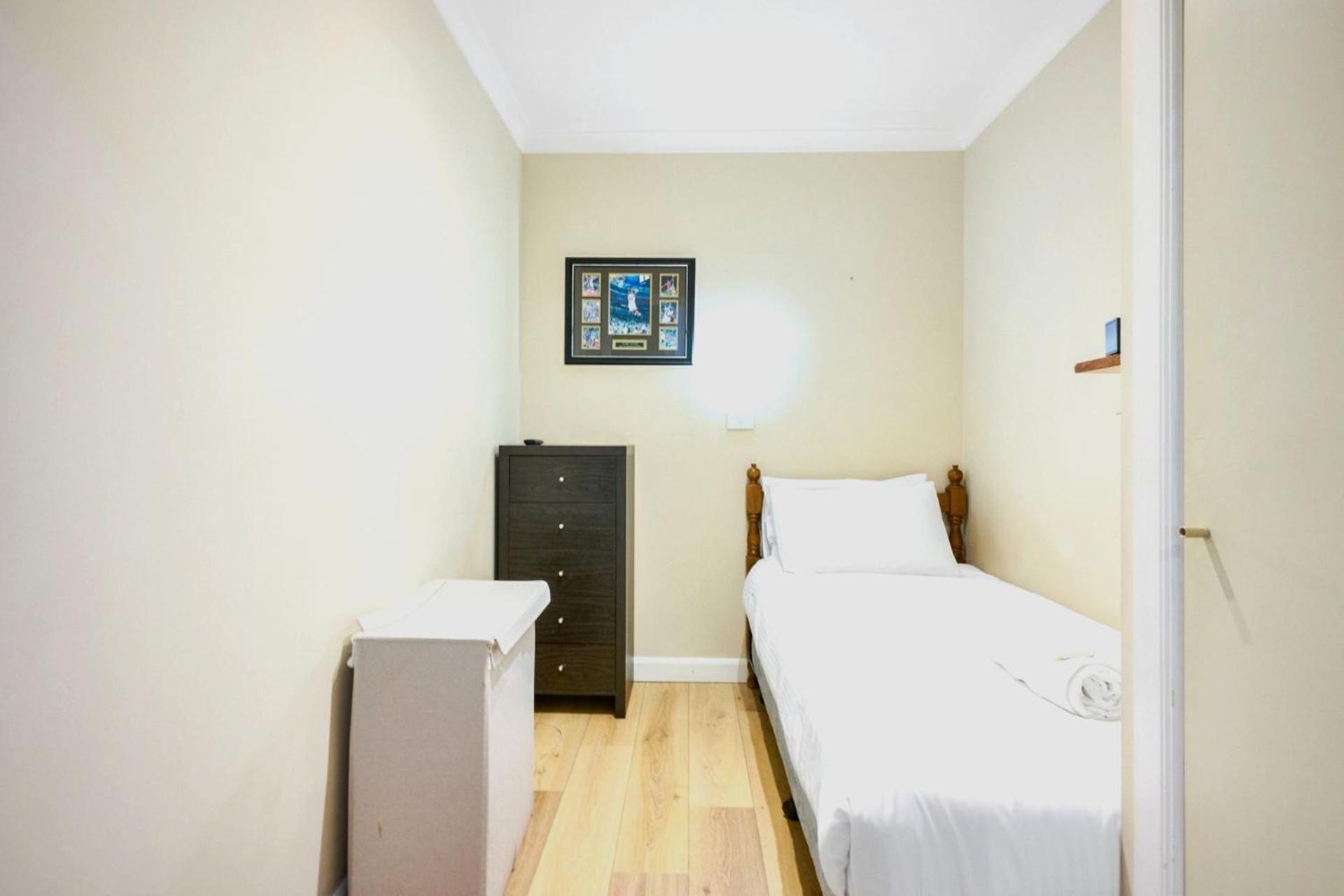 Minimalist Flinders Lane Apartment Melbourne